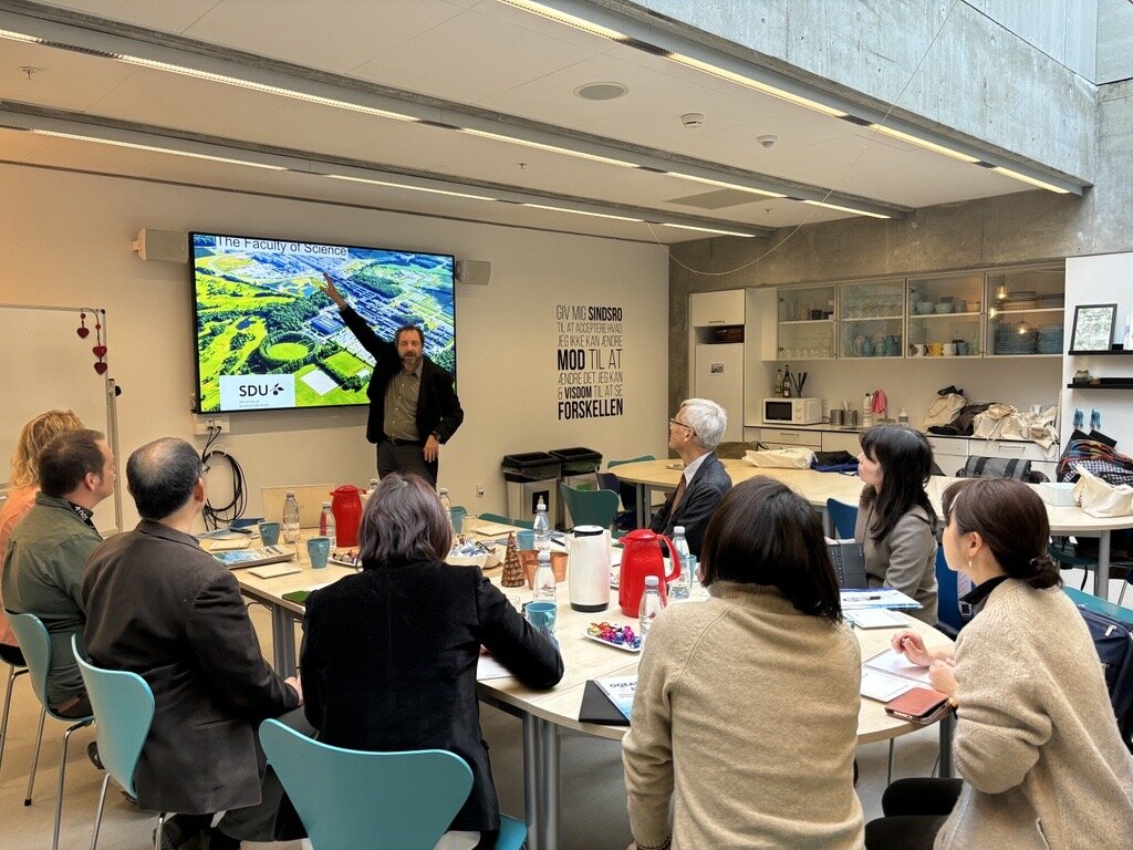 Image _SDUでの会談風景 - HP記事用.jpg