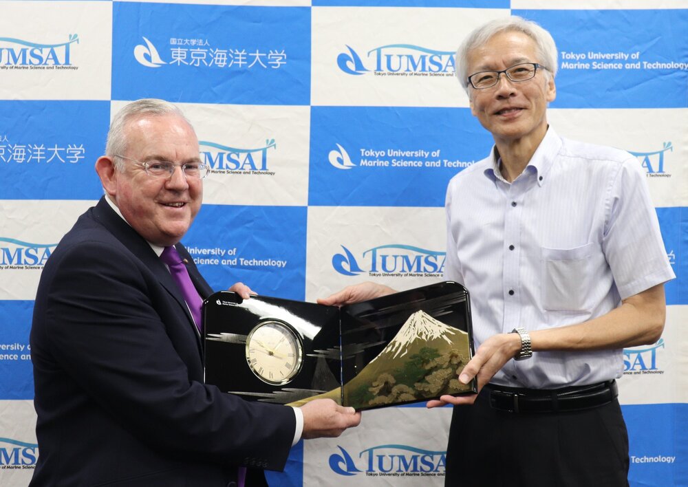 井関学長とグラスゴー学長.JPG