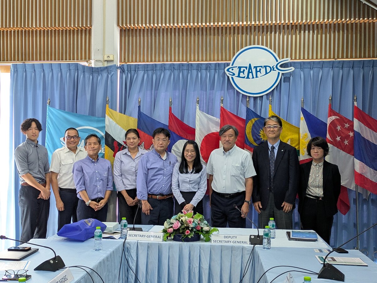 東南アジア漁業開発センターでの集合写真.jpg