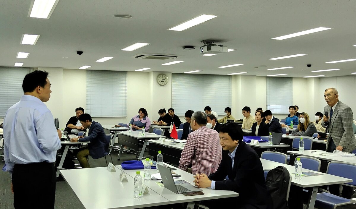 221225231109166 - シンポジウムの様子.JPG