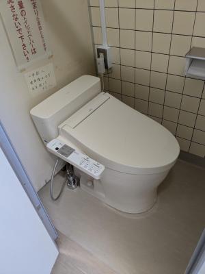 2号館低層棟1階男子トイレ（和式→洋式）①_2.jpg