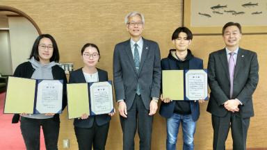 20250324授与式.JPGのサムネイル画像